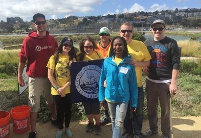 Alumni in San Francisco volunteer at one of our Bay to Bay Service Day projects