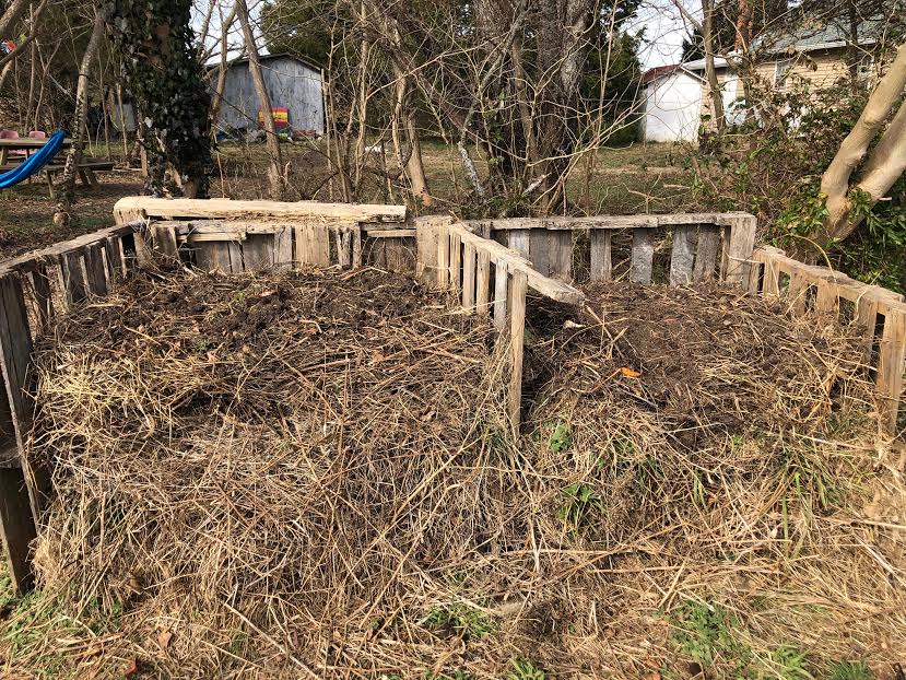 After collecting enough "green" and "brown", the compost piles are put together! We alternate "brown" and "green" layers