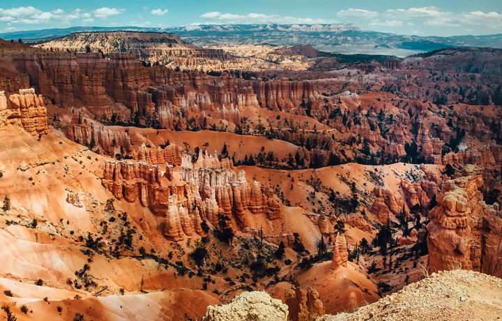 Journey with us into the awe-inspiring realm of the American Southwest, unveiling the mesmerizing geological marvels tucked within our treasured national parks.
