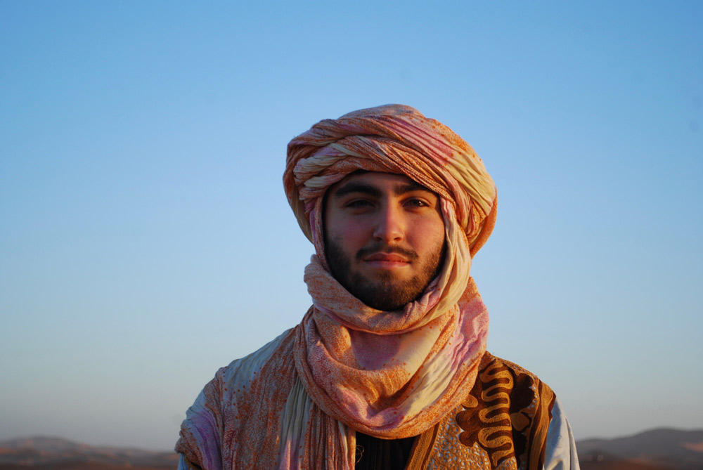 PLUZNIK,-Ari---Diversity,-Wearing-Salim's-Robes